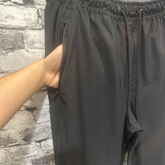 EUC Vuori Men's Black Training Pants Size M - Picture 5 of 14